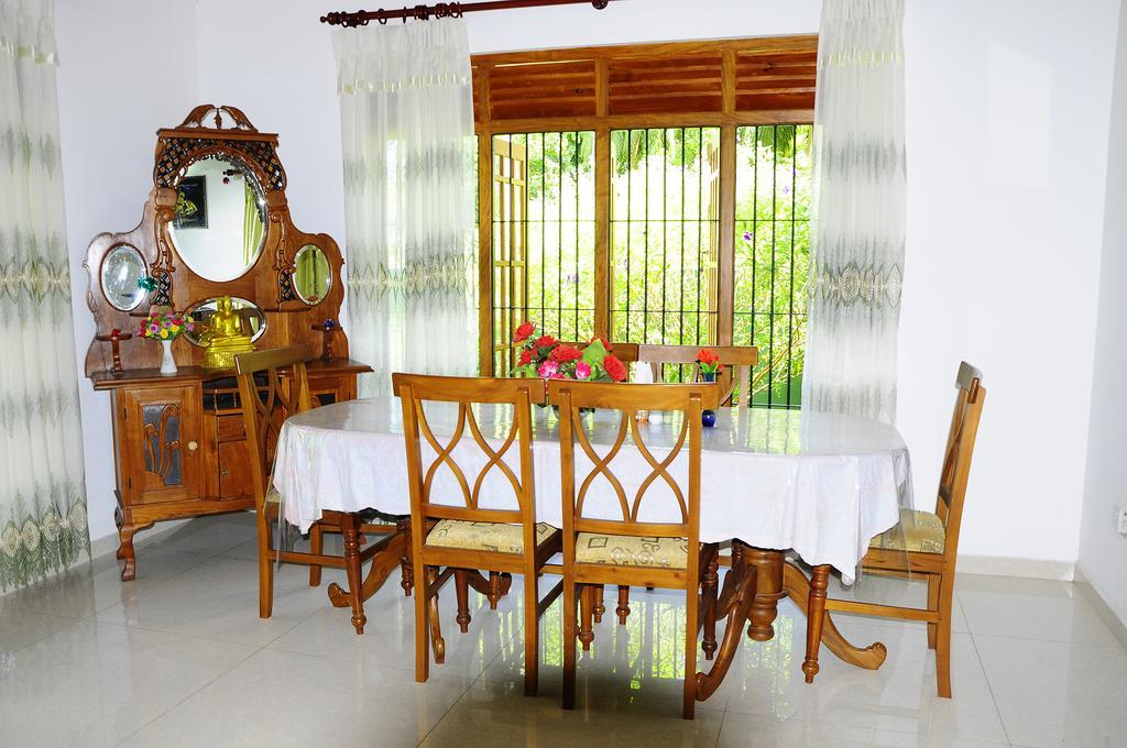 Lumbini Villa Bentota Chambre photo